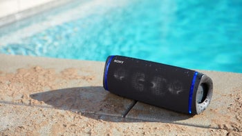 Zabierz imprezę w dowolne miejsce dzięki przenośnemu głośnikowi Bluetooth Sony SRS-XB43